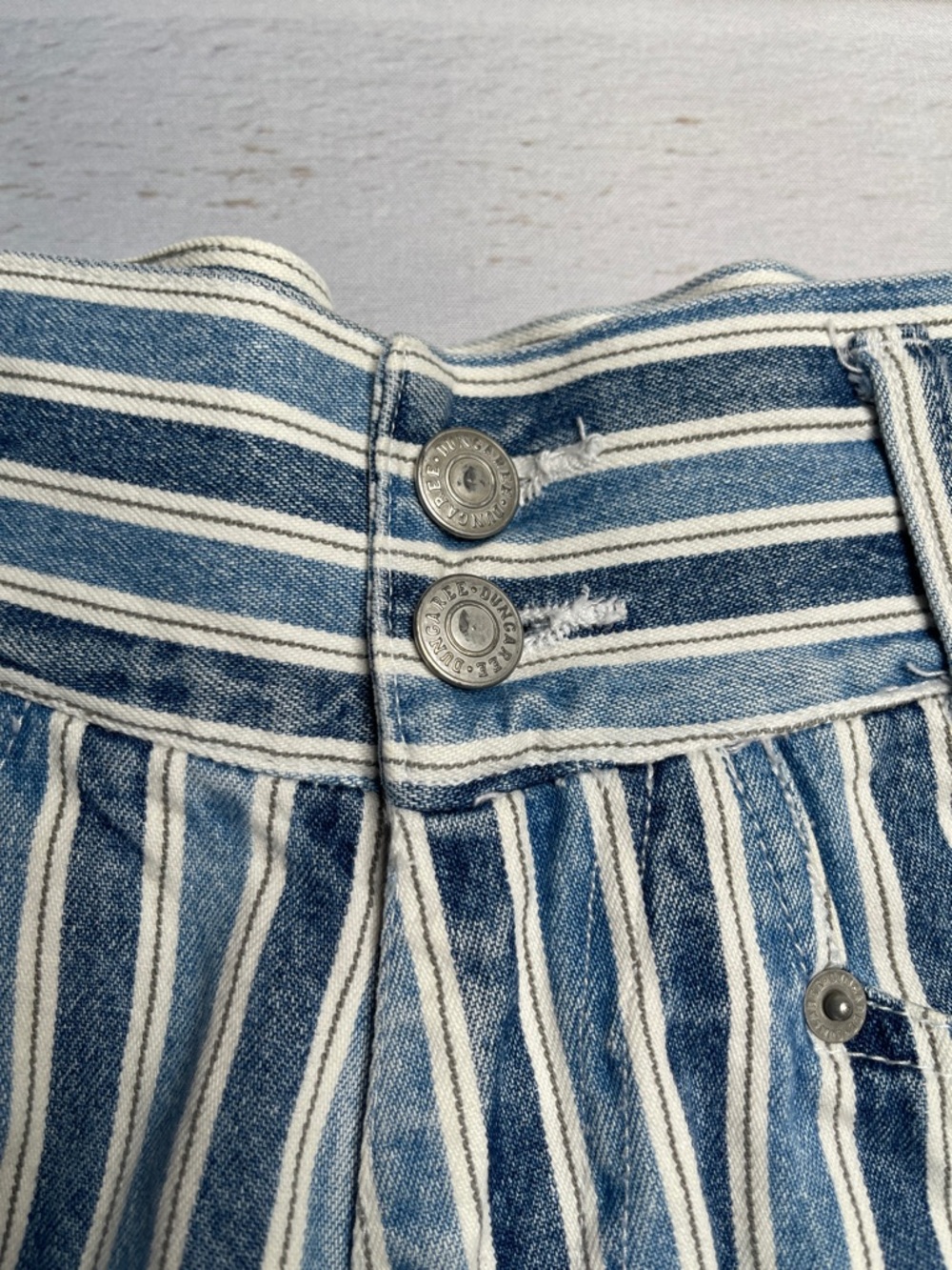 Vintage Lee Jean Shorts 26 Stripes Blue High Waist Cuffed Hem 90s Mom Dungarees - Picture 5 of 9